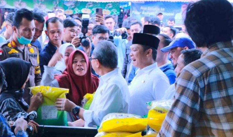 Muflihun Dampingi Menteri Tinjau Revitalisasi Pasar Palapa