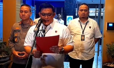 Polri "Potong" Kepala KPK Jadi Tersangka Korupsi, Firli Melawan