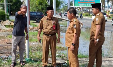 Bupati Zukri Perintah Tim Satgas Atasi Banjir di Beberapa Ruas Jalan di Pangkalan Kerinci