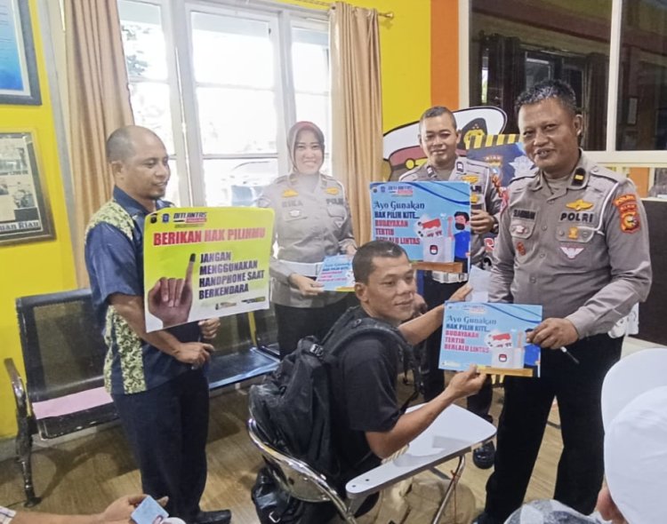 Ditlantas Polda Riau Sampaikan Himbauan Kamseltibmas dan Kamseltibcarlantas kepada Pemohon SIM