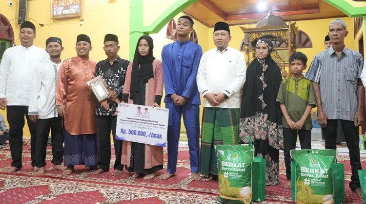 Safari Ramadhan 1446 H, Wabup Husni Merza Salurkan Bantuan di Mempura