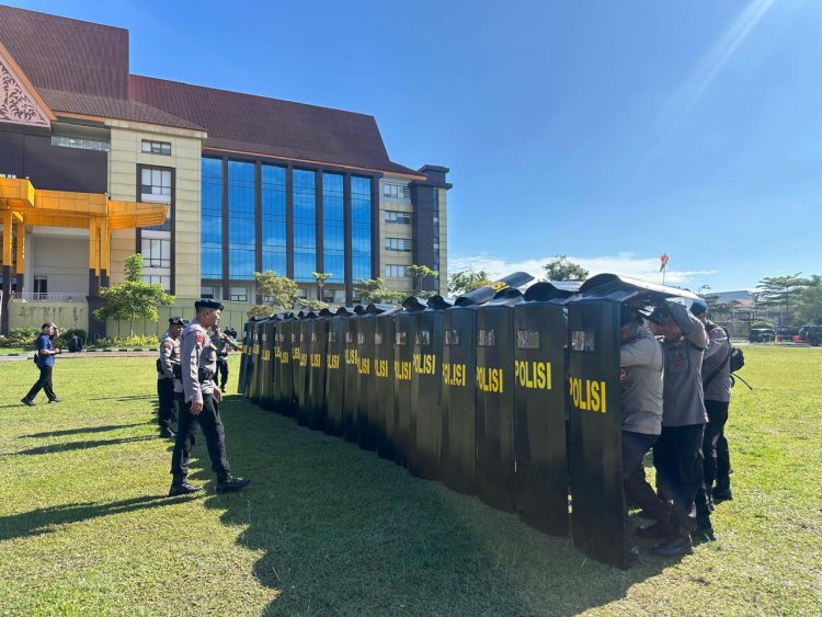 Jelang May day, Satuan Brimob Polda Riau Laksanakan Latihan Gabungan