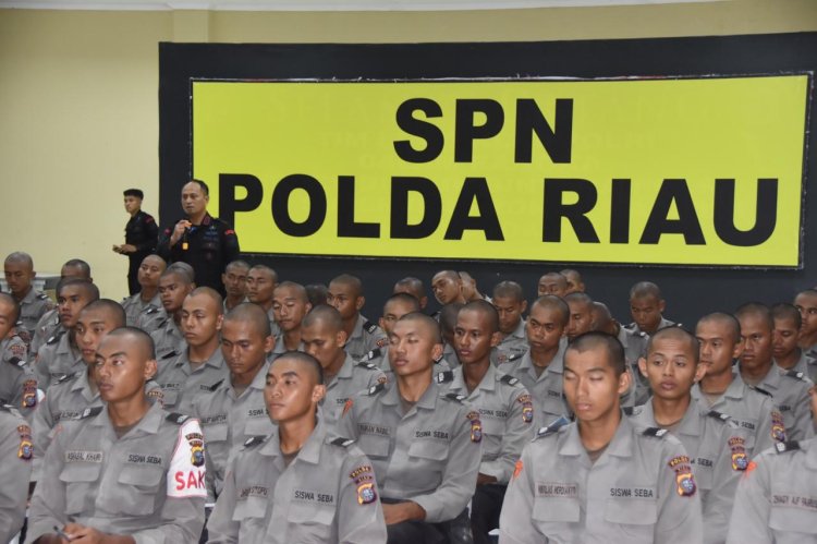 Dansat Brimob Riau Berikan Dukungan Penuh Kepada Siswa Diktukba SPN Polda Riau 2025