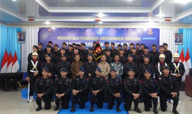 Detasemen Gegana Brimob Riau Sucikan Tunggul “Satya Sakti Utama” dalam Peringatan HUT ke-51