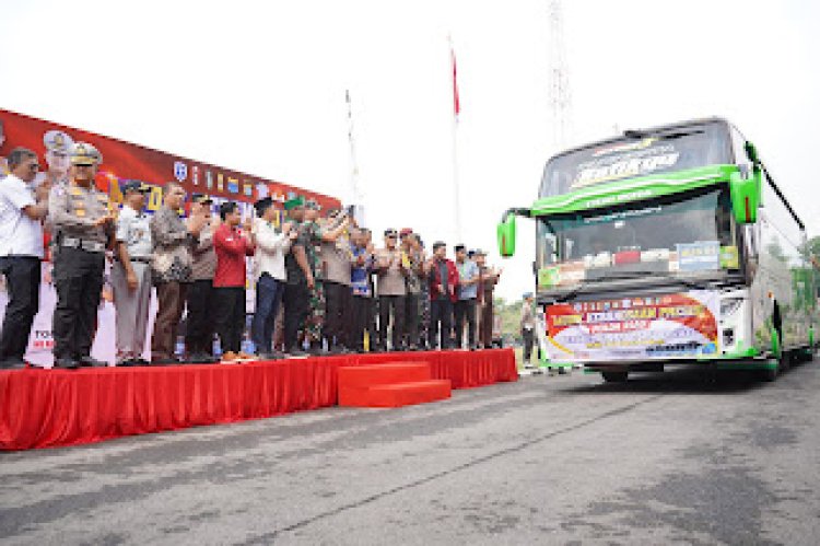 Kapolda Riau Lepas Rombongan Mudik Kebangsaan Presisi 2024