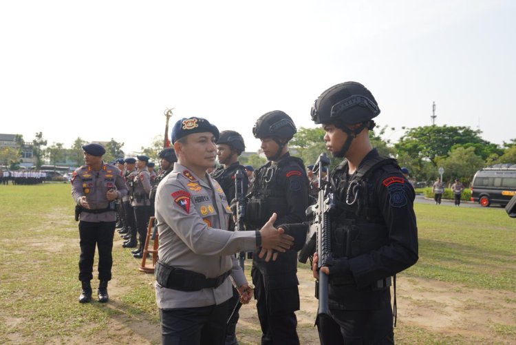 Lomba Brimob Challenge 2025, Kapolda Riau Lepas 8 Personel Perwakilan Brimob Polda Riau